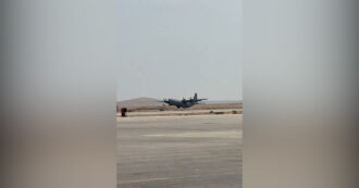 Copertina di Dalla Giordania alla Striscia di Gaza: decollata la missione italiana con gli aiuti per i palestinesi – Video