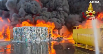 Copertina di Incendio in un centro rifiuti a Catania: in fiamme materiali di scarto – Video