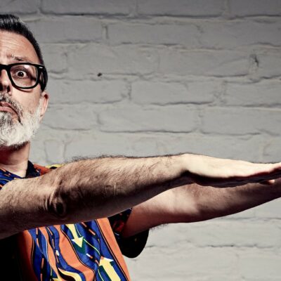 Copertina di Frankie hi-nrg mc: “L’esordio in tv ad ‘Avanzi’, io inginocchiato a Battiato e Sanremo svela la realtà”