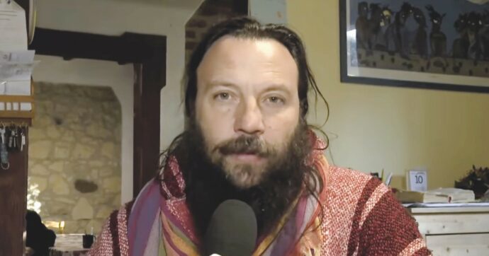 Gaza, a Roma fermato un prete attivista diretto in Israele