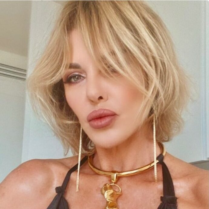 “Raccontare ora questa storia suona come un tentativo di mettermi in ridicolo”. Alba Parietti ‘tuona’ contro Lorella Cuccarini: cosa è successo a Sanremo