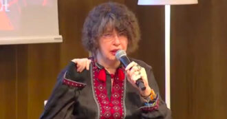 Copertina di La giornalista russa Zafesova: “I nemici di Putin lo vogliono fuori ma sono terrorizzati dal collasso dopo di lui” – L’analisi