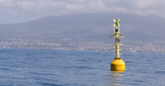 Copertina di Incendio a bordo di un traghetto nel Golfo di Napoli, proveniva da Palermo. Nave rimorchiata in porto