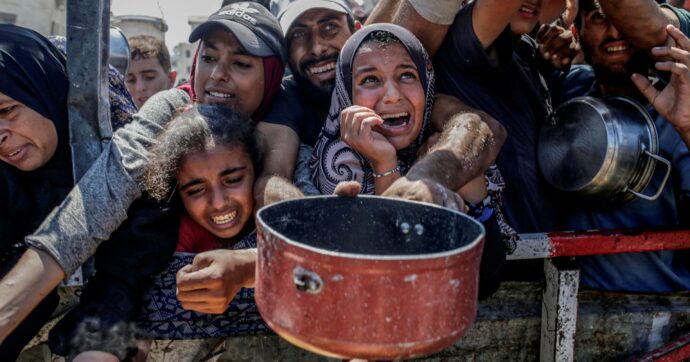 Amnesty: “Da Israele deliberata politica che mira ad affamare la popolazione della Striscia”