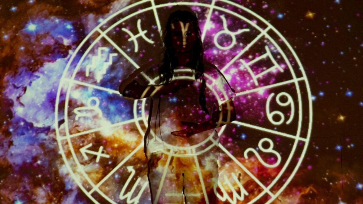 Oroscopo dell’Eclissi di Sole: “Leone, si apre una fase di rinnovamento personale. È il momento della scelta per lo Scorpione. Toro: più spazio a ciò che desideri veramente”