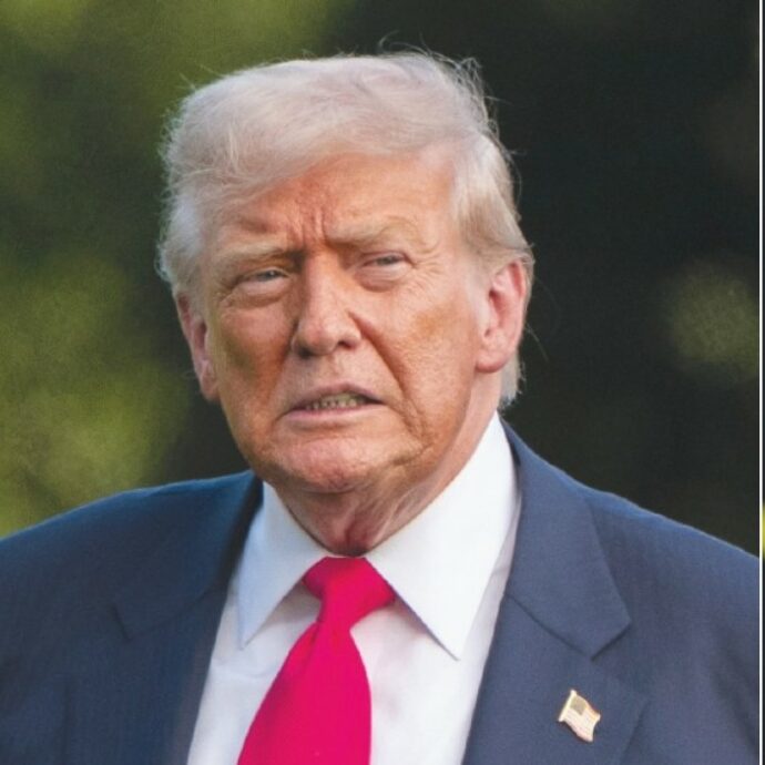 “Donald Trump mi chiese di uscire con lui il giorno in cui arrivò la conferma del mio divorzio. Avrei potuto cambiare la storia americana”: l’aneddoto di Emma Thompson