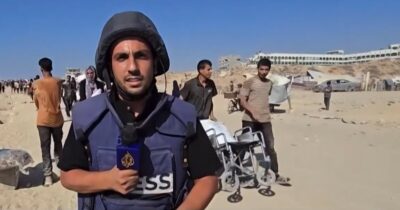 Copertina di Raid di Israele fa strage di giornalisti di Al Jazeera: 6 morti: “Israele vuole mettere a tacere chi denuncia il genocidio”. Per Tel Aviv erano terroristi