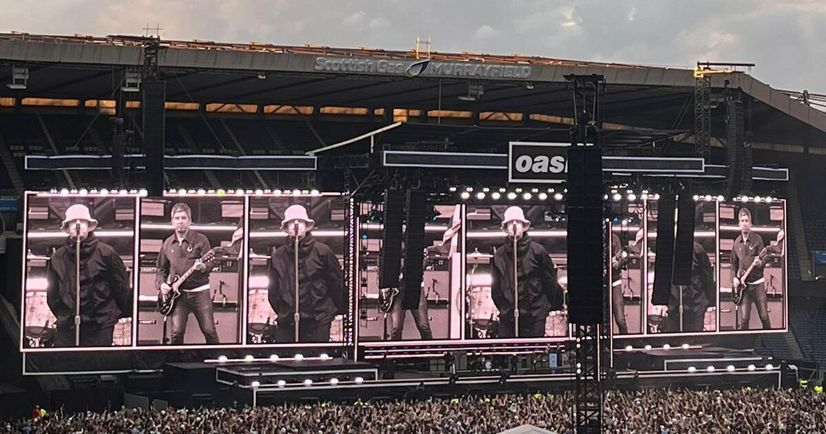 il concerto degli oasis visto dalla genz il 8216pellegrinaggio8217 che inizia a bergamo e arriva davanti ai 8216fratelli coltelli8217 per vivere un sogno