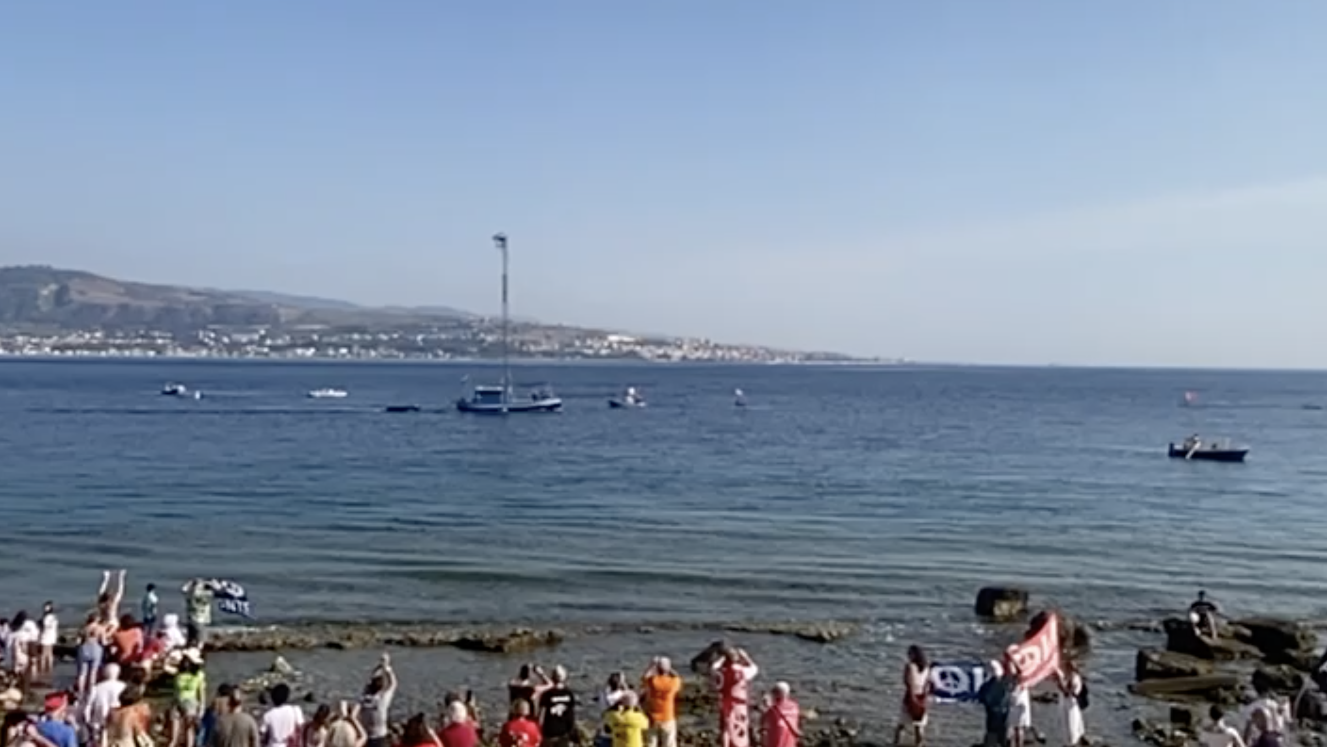 messina la protesta delle feluche contro il ponte sullo stretto no al progetto di salvini