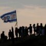 Copertina di La protesta di 500 donne israeliane: in marcia al confine con Gaza contro la continuazione della guerra
