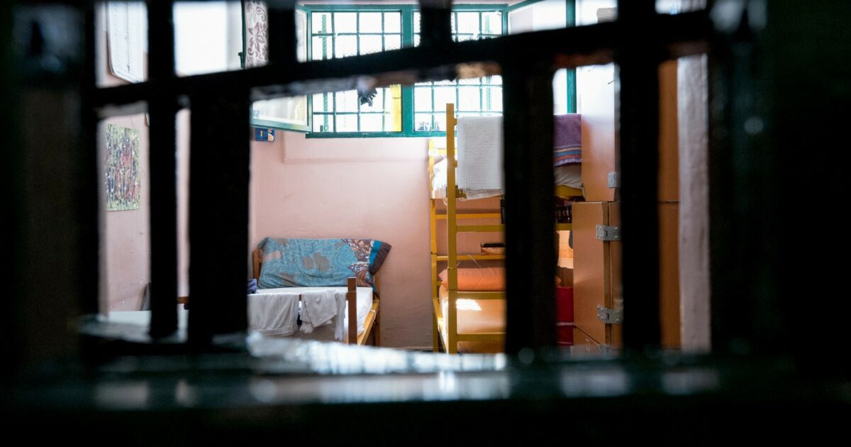 preservativi in carcere a pavia per motivi terapeutici il dap protesta rischio per la sicurezza antigone il sesso in cella 232 un tab249