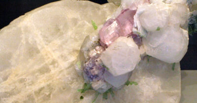 Copertina di La Cina punta al monopolio globale sul cesio. Dalle comunicazioni alla Difesa: così si apre un altro fronte di scontro con l’occidente