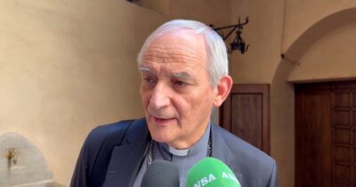 Copertina di Zuppi: “Appelli alla pace inascoltati. Solo questa è la via per risolvere la guerra” – Video