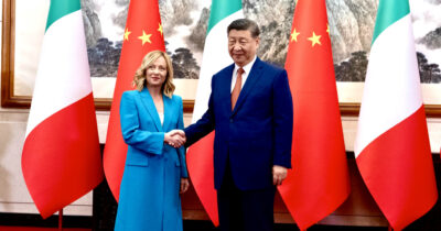 Copertina di “Il governo italiano valuta stretta sulle partecipazioni cinesi in aziende strategiche”