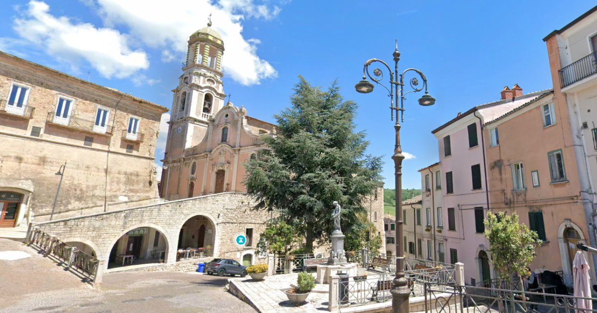 ripamolisani un borgo in equilibrio tra un luogo spettrale e un altrove indefinito