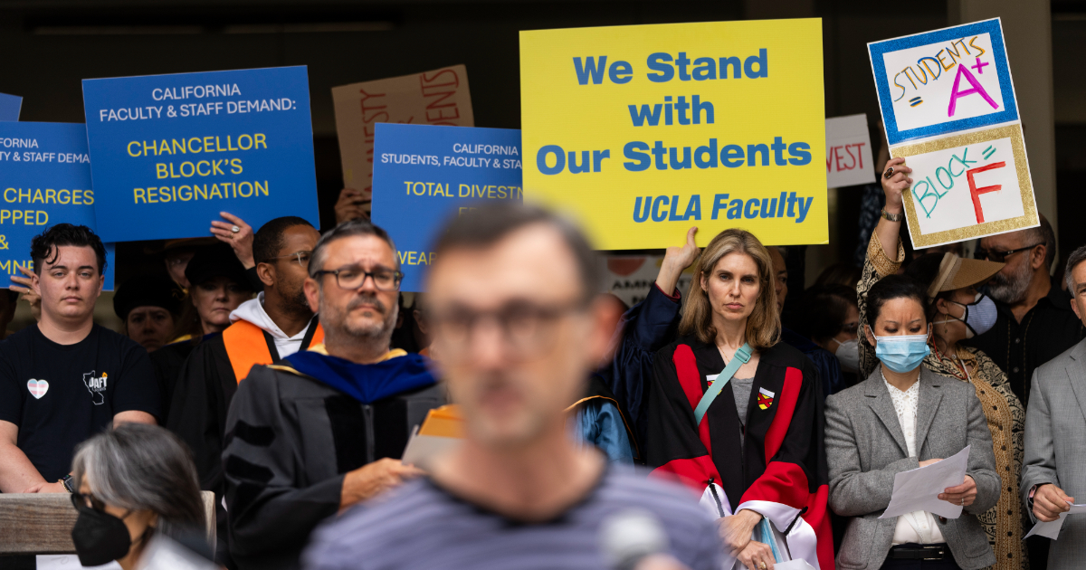 antisemiti dopo harvard e columbia trump apre il fronte contro l8217universit224 della california 584 milioni congelati e rivolta dei prof diamo battaglia