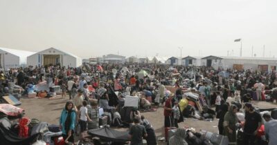 Copertina di “Ci chiamano ‘sporchi’ e ci sequestrano tutto quello che possediamo, anche i telefoni”: le testimonianze dei rimpatri forzati dall’Iran all’Afghanistan