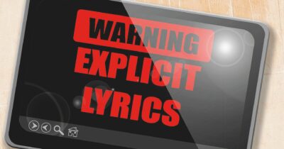 Copertina di Canzoni hard su TikTok: un fenomeno creato con l’AI