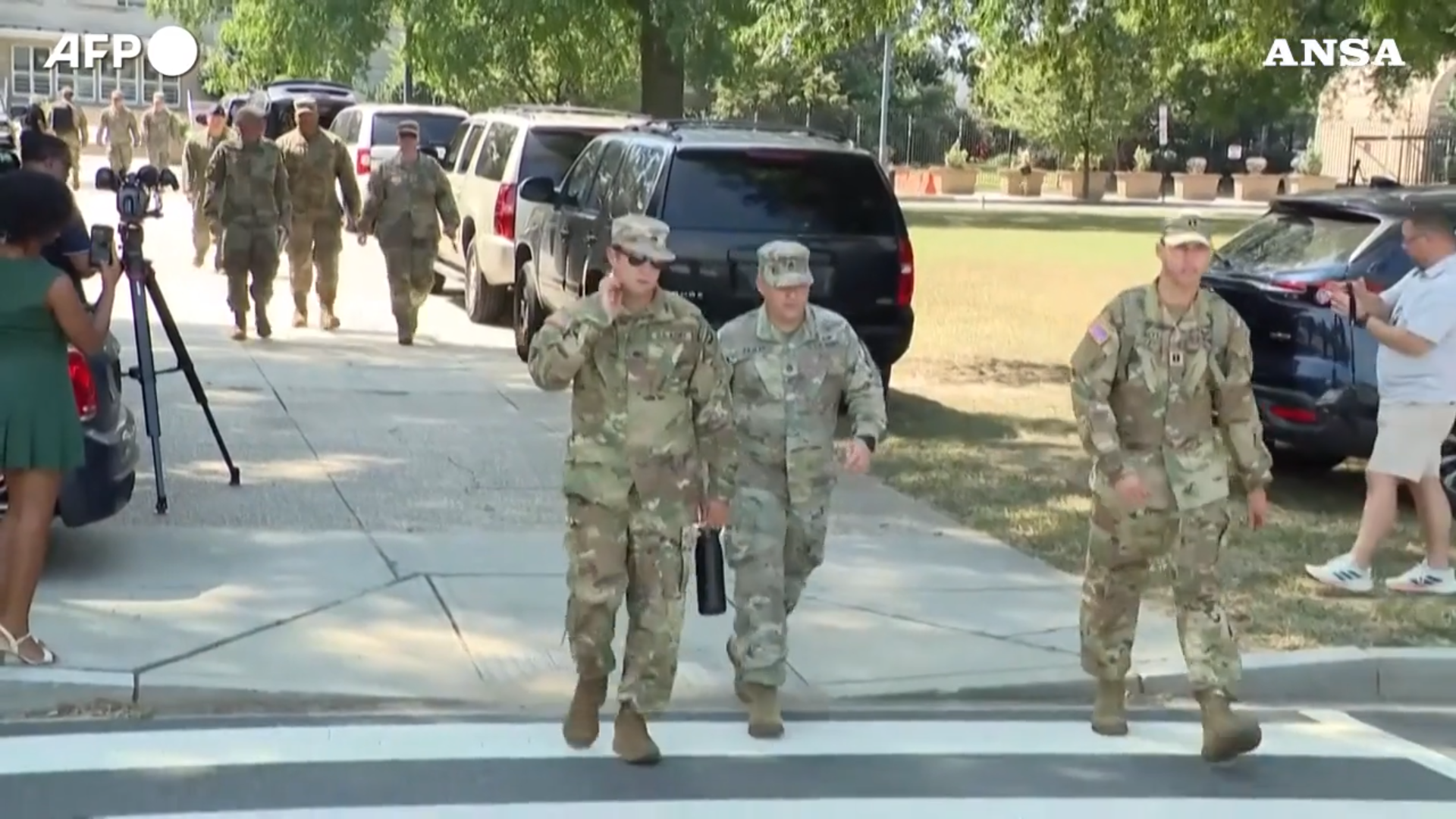 Dopo l’ordine di Trump a Washington arriva la Guardia nazionale: attesi 800 militari e 500 agenti federali – Video