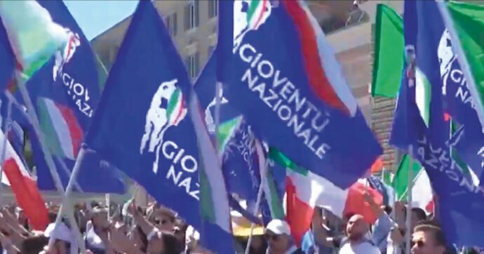 Trasloco forzato, i rampelliani occupano una sede