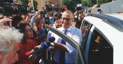 Copertina di Inchiesta di Pesaro, Santini e quel tour dell’ex sindaco dem Ricci: “Spese pagate dal Comune”