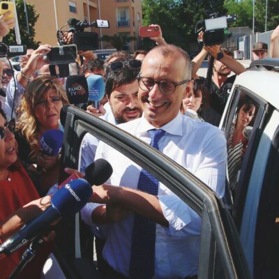 Copertina di Inchiesta di Pesaro, Santini e quel tour dell’ex sindaco dem Ricci: “Spese pagate dal Comune”