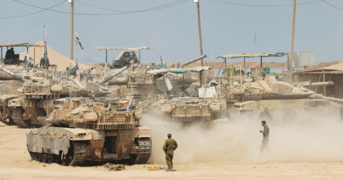 Hamas: “Quasi 19mila bambini uccisi dopo il 7 ottobre”. Israele chiama 60mila riservisti per l’occupazione di Gaza City