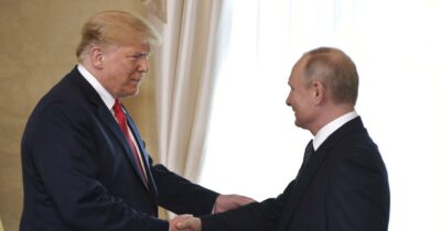 Copertina di Alaska, Trump: “Putin vuole l’accordo, punto alla pace immediata. Ci sarà un dare e avere sui territori. Al secondo incontro Zelensky e forse i leader Ue”