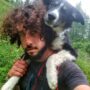 Copertina di Ritrovato morto Switch, il cane “alpinista” era disperso da giorni: il padrone aveva lanciato un appello per ritrovarlo