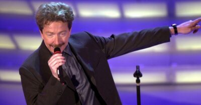 Copertina di “Qualche piccolo intoppo legato alle terapie ma tutto procede bene, sono sereno e ottimista”: Fabio Concato aggiorna i fan sulle sue condizioni di salute