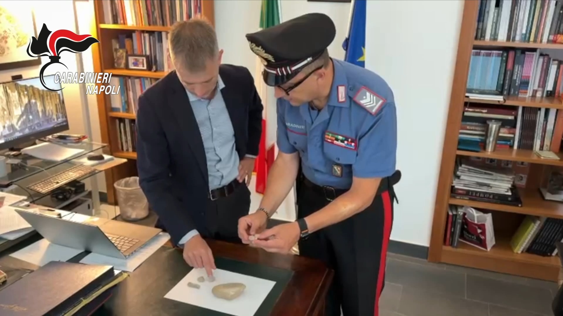 Turista scozzese ruba cinque pietre di Pompei: “Sono per mio figlio”. Denunciato per furto aggravato – Video