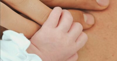 Copertina di “Il nostro miracolo. Benvenuta al mondo Camilla”, il post di Gianmarco Tamberi e Chiara Bontempi.