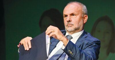 Copertina di Vaccini e no vax, Schillaci prepara la revoca con l’ok del Quirinale