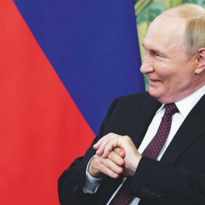 Copertina di Vertice in Alaska, Putin: “Trump vuole l’intesa. Trattiamo anche sulle atomiche”