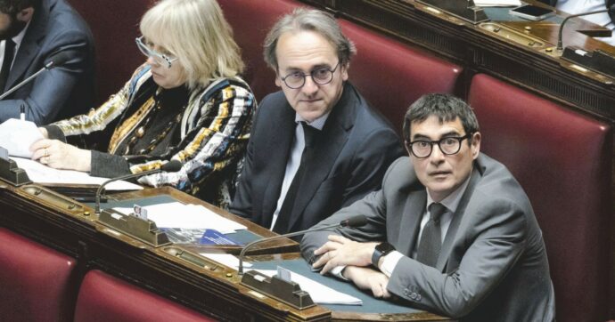 Regionali Puglia, Emiliano imprigiona il Pd. Risate sull’Ilva: Bonelli pro Vendola