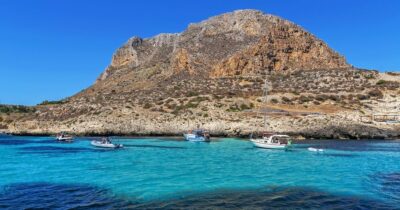 Copertina di Favignana dice no al Parco delle Egadi (atteso da 18 anni): “Unisce aree lontane”. Legambiente: “No, vogliono gestire i soldi da soli”