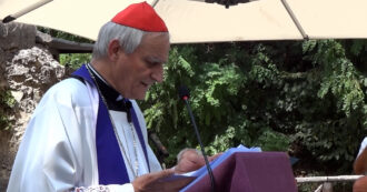 Copertina di Maratona per la pace con Zuppi: ore per leggere i nomi degli oltre 12mila bambini palestinesi e israeliani uccisi