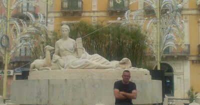 Copertina di Precipita mentre monta le luminarie per la festa padronale: morto il 46enne Giovanni Faniuolo