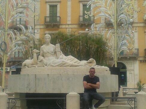 Precipita mentre monta le luminarie per la festa padronale: morto il 46enne Giovanni Faniuolo