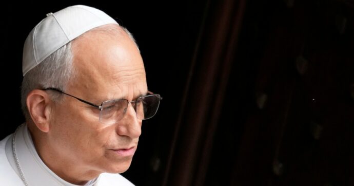 “Non rassegnamoci alla logica del conflitto e delle armi”: l’appello di Papa Leone nel giorno del vertice in Alaska