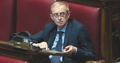 Copertina di Trump-Putin in Alaska, sull’Ucraina resistono i falchi italiani: “Scene indegne, avanti con armi e Ue”