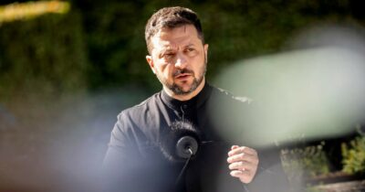 Copertina di Trump-Putin in Alaska, l’Ucraina si divide: “Non  accettiamo”, “Basta perdere vite, piuttosto i territori”