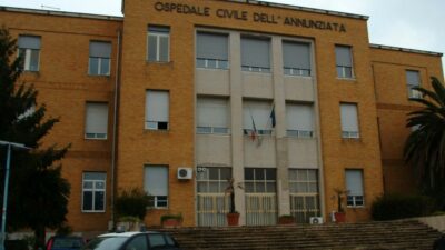 Copertina di Botulino, nuovo ricovero a Cosenza. Paziente in terapia intensiva, ma non in condizioni gravi