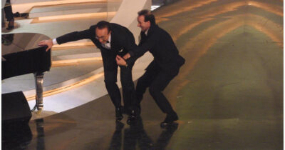 Copertina di “Con lui e grazie a lui momenti di spettacolo televisivo prodigiosi”: l’addio di Roberto Benigni a Pippo Baudo