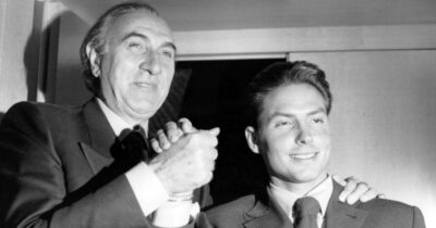 Copertina di Pippo Baudo morto, anche Mediaset lo celebra. Speciale di Zona Bianca condotto da Giuseppe Brindisi