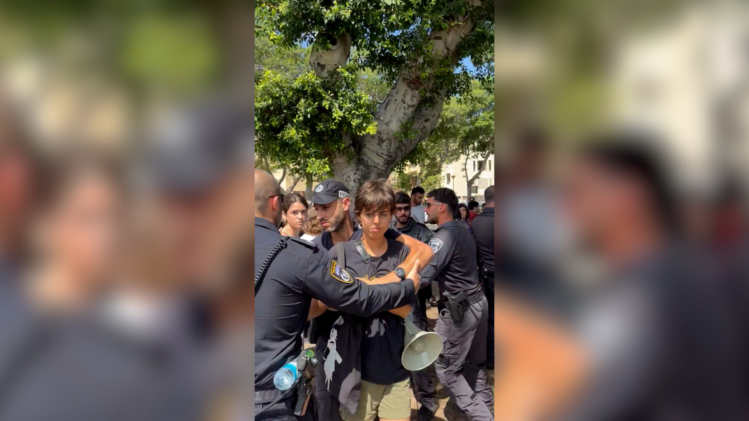 Israele, gli arresti durante le proteste per il rilascio degli ostaggi. Polizia: “Misure severe per minacce all’ordine pubblico” Israele, gli arresti durante le proteste per il rilascio degli ostaggi. Polizia: “Misure severe per minacce all’ordine pubblico”