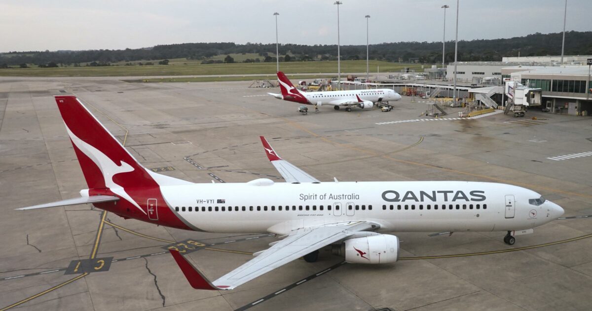 la compagnia di bandiera australiana qantas multata per 50 milioni illegali i licenziamenti durante il covid
