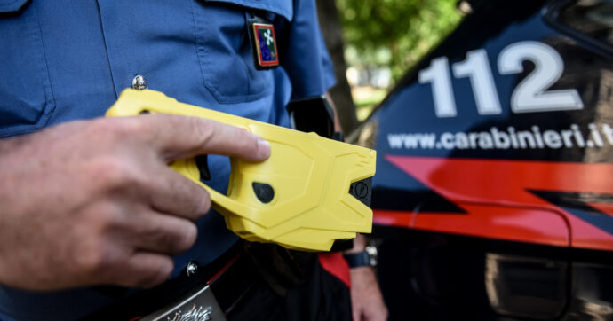 Taser, seconda vittima in 48 ore: 41enne morto nel Genovese. Due carabinieri indagati per omicidio colposo