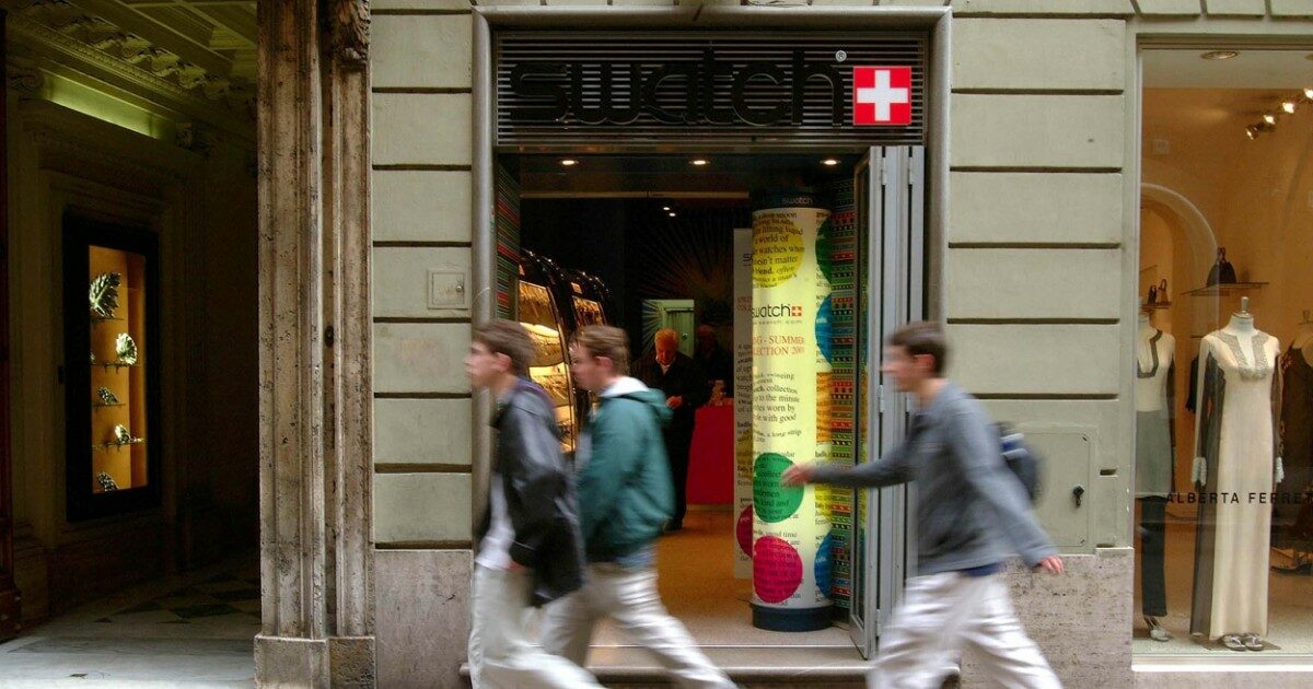 swatch lancia una pubblicit224 con occhi a mandorla in cina accusata di razzismo ritira la campagna