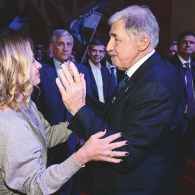 Copertina di 7 Regioni aggiungono 2 assessori: l’abbuffata omaggio dal Parlamento